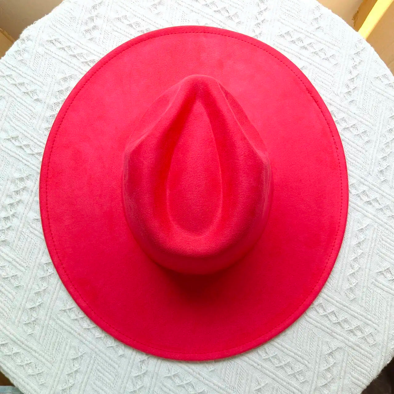 Le Fedora Élégance Intemporelle – Un Must-Have pour Homme et Femme