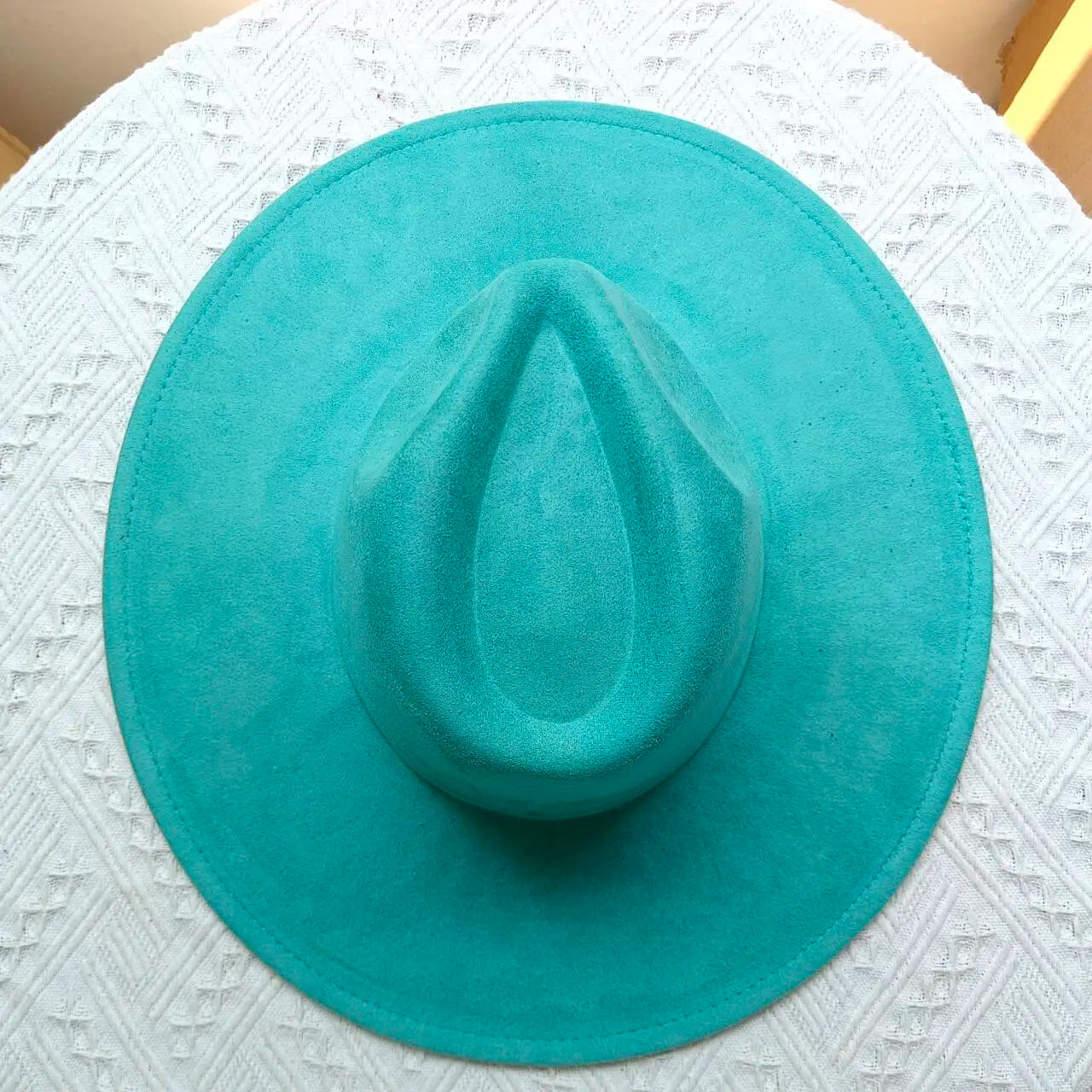 Le Fedora Élégance Intemporelle – Un Must-Have pour Homme et Femme