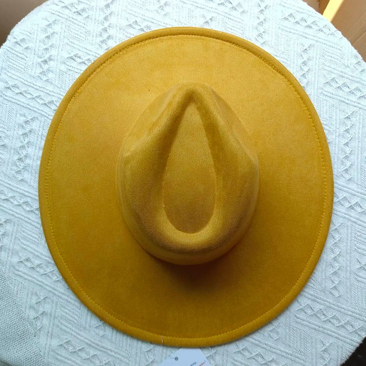 Le Fedora Élégance Intemporelle – Un Must-Have pour Homme et Femme
