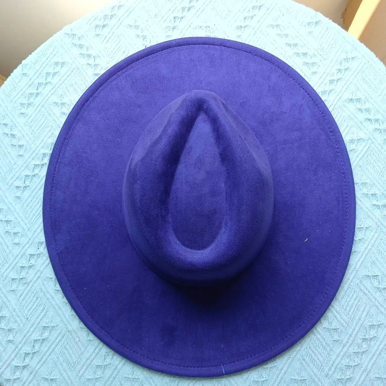 Le Fedora Élégance Intemporelle – Un Must-Have pour Homme et Femme