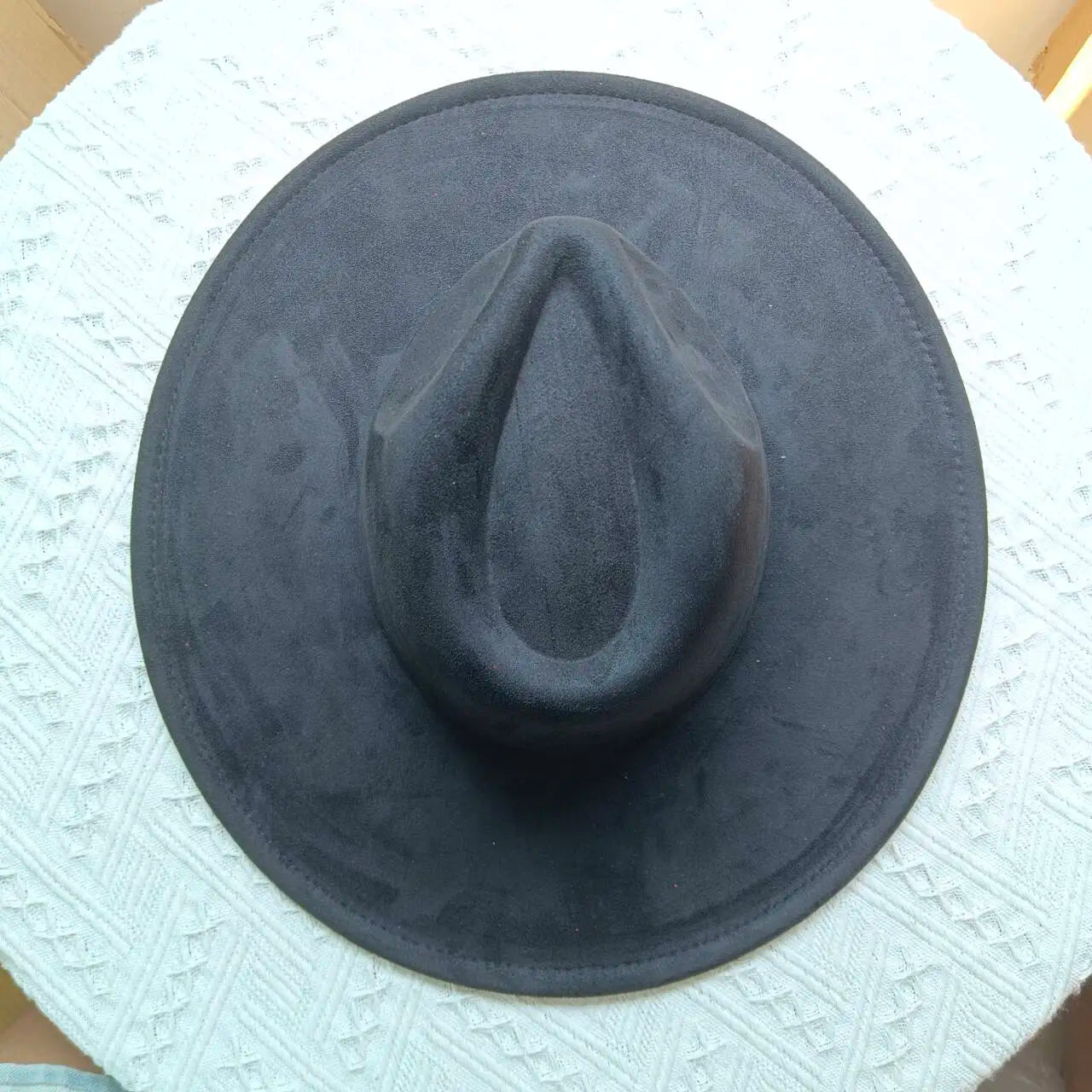Le Fedora Élégance Intemporelle – Un Must-Have pour Homme et Femme