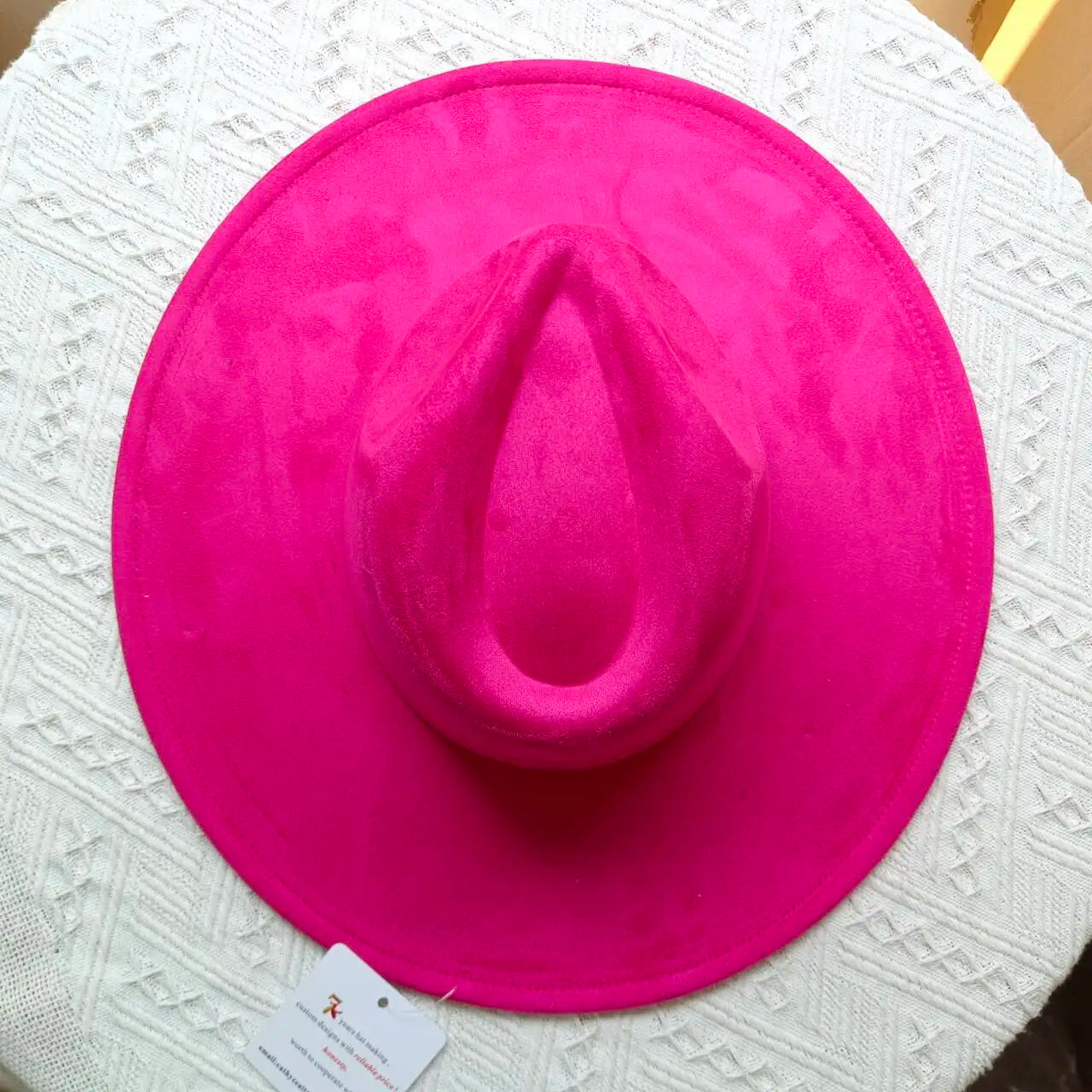 Le Fedora Élégance Intemporelle – Un Must-Have pour Homme et Femme