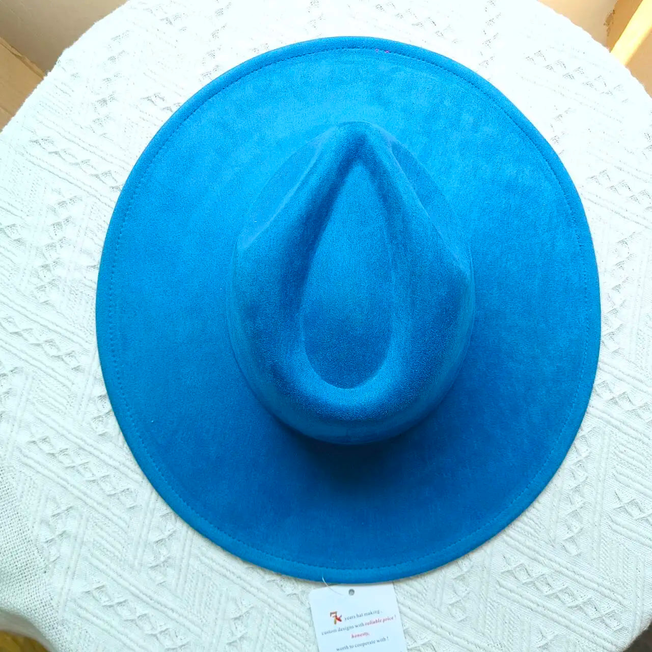 Le Fedora Élégance Intemporelle – Un Must-Have pour Homme et Femme