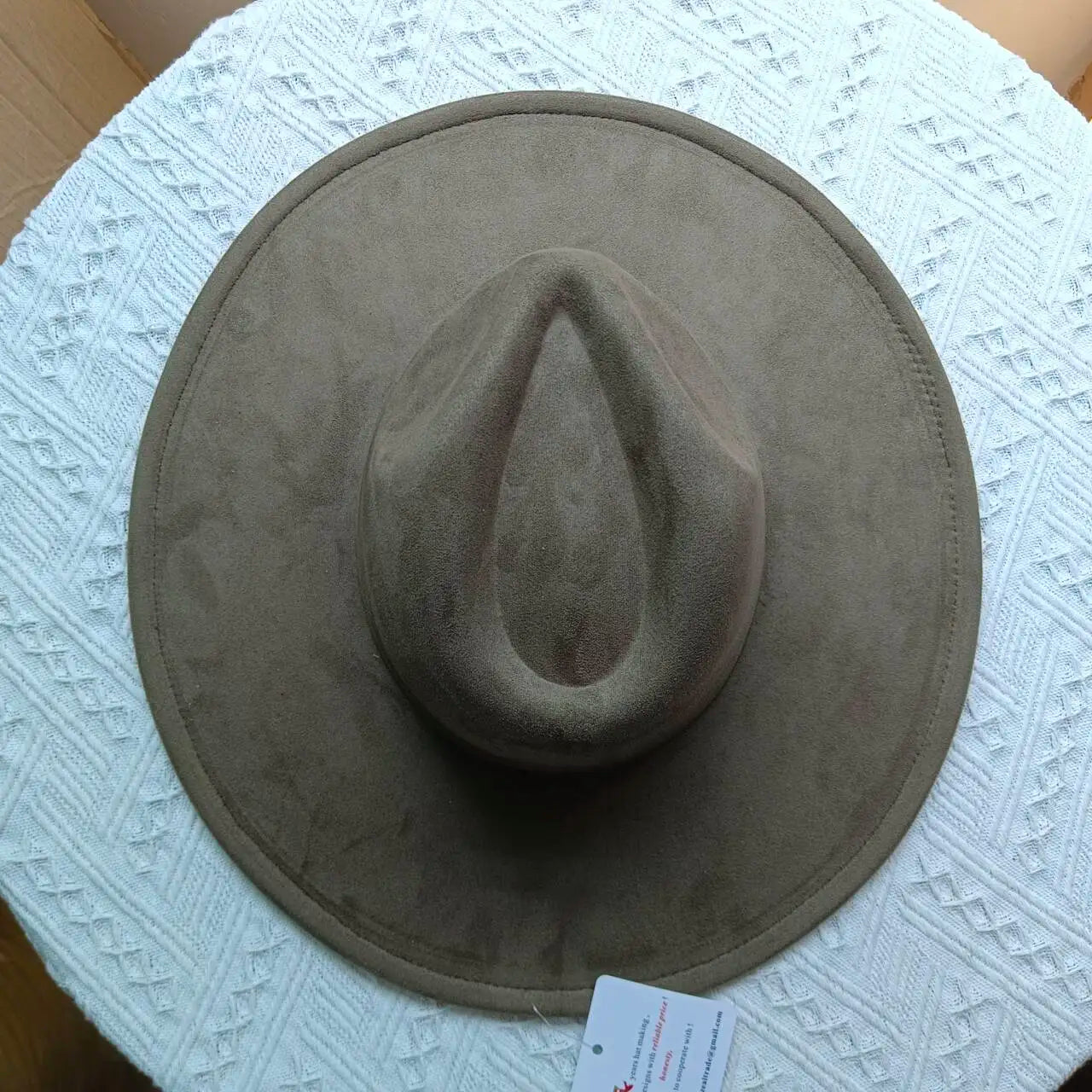 Le Fedora Élégance Intemporelle – Un Must-Have pour Homme et Femme