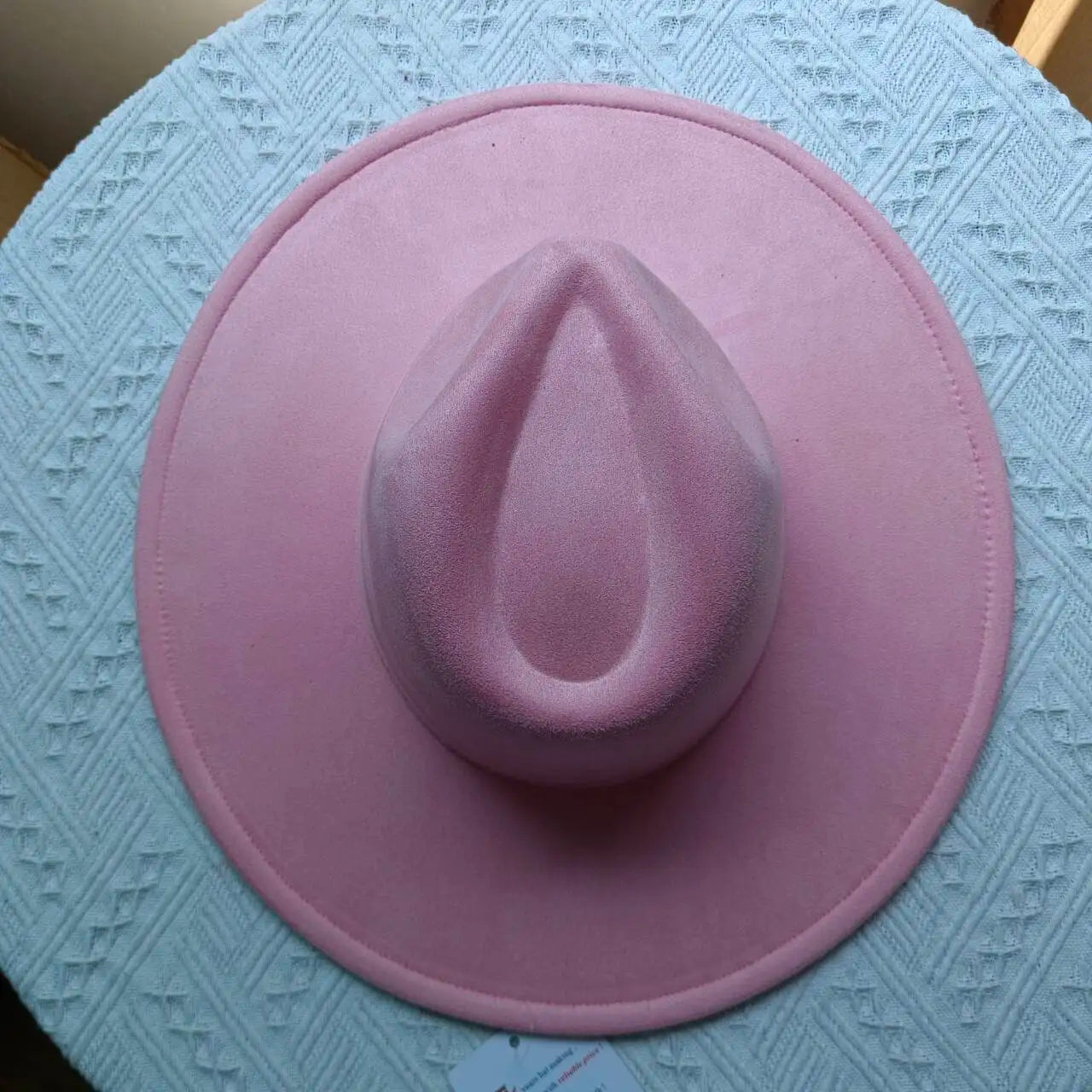 Le Fedora Élégance Intemporelle – Un Must-Have pour Homme et Femme